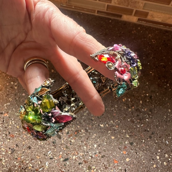 Vintage Enamel Floral bracelet - Picture 5 of 5